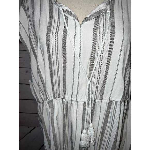 Torrid Shirt Blouse Plus Size 2 2X 2XL Peplum Rayon Striped Sleeveless Tassel - Picture 6 of 12
